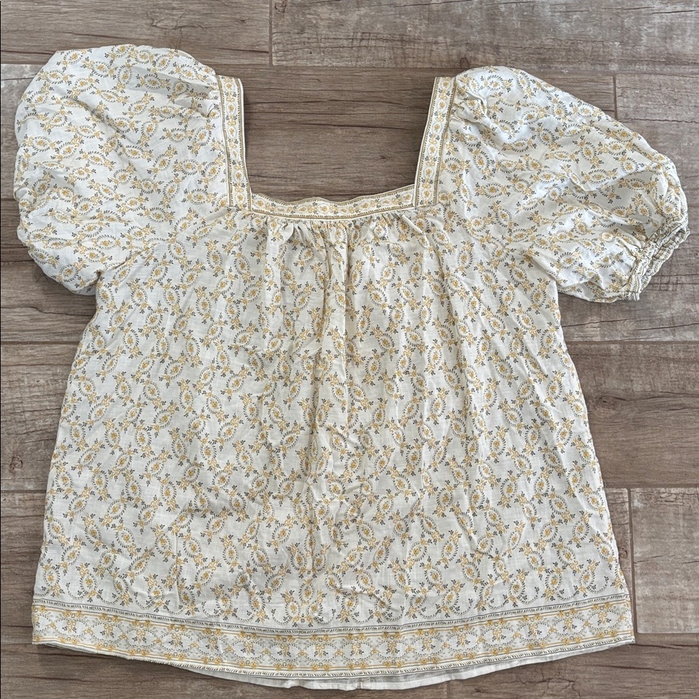 Max Studios NWT Cream and Gold Floral Blouse - Picture 2 of 4